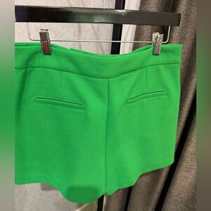 TRINA TURK Bright Green Women's Tailored Shorts size 6 NEW W/TAGS 

Retails$228